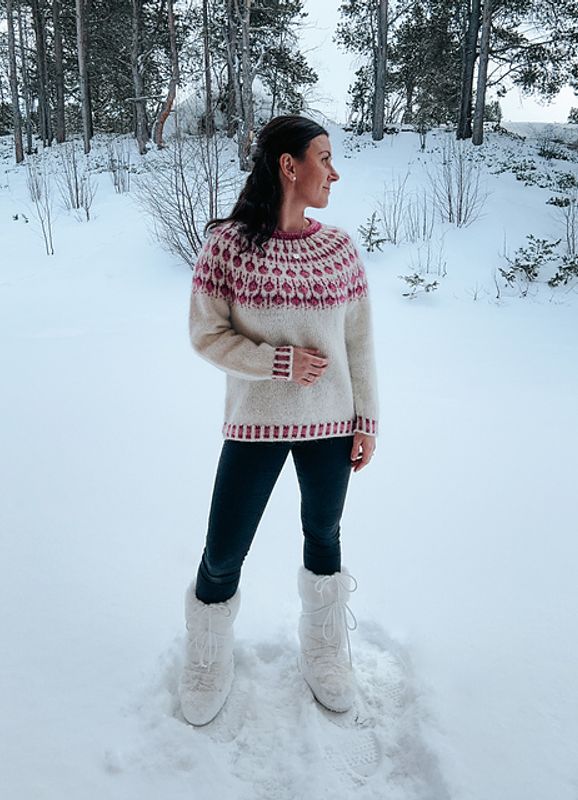 Bringebærgenseren av Sisu Knitwear | Strikkepakke