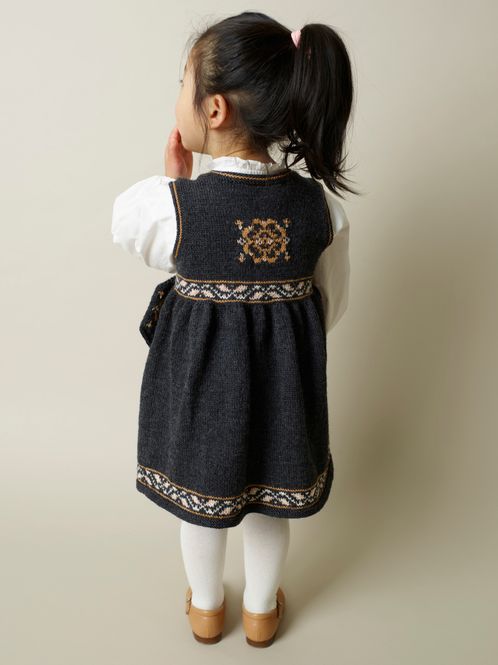 Hovedbilde Rosekjole i Rauma Babygarn (koks) | Strikkepakke