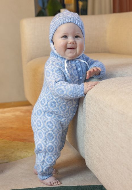 Hovedbilde Maximusdress og lue i Viking Baby ull | Strikkepakke