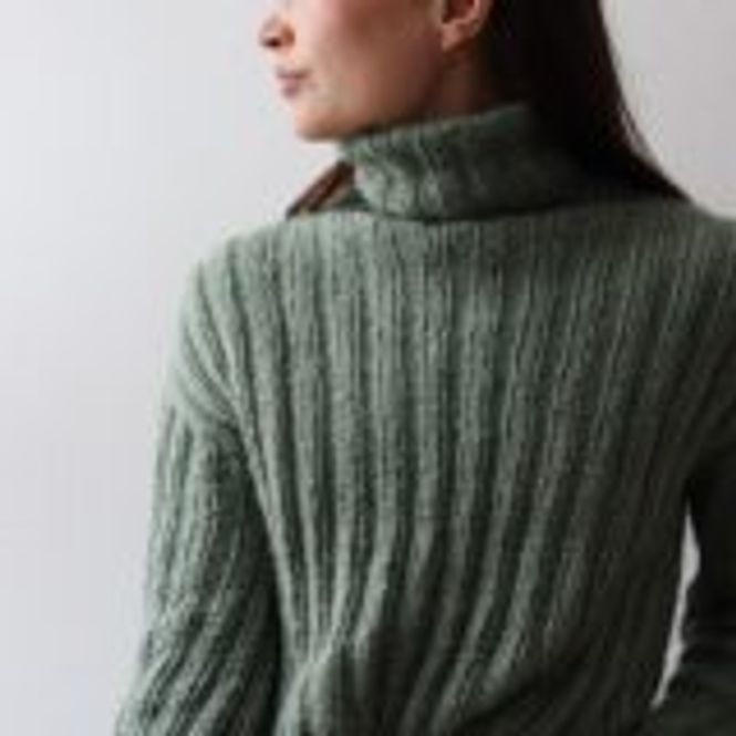 Hovedbilde Berry sweater -Witre Design | Strikkepakke