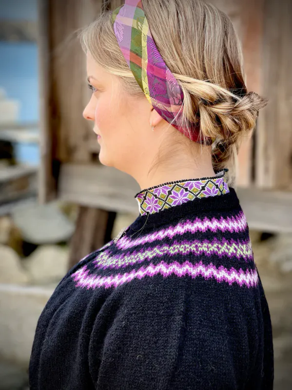 Hinda tilp. beltestakk fra Telemark (lillafarger) | Strikkepakke